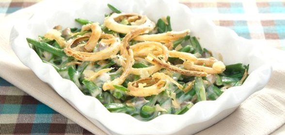 Зеленая фасоль с заправкой из йогурта и тахини