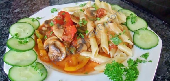 Рагу из грибов и болгарского перца