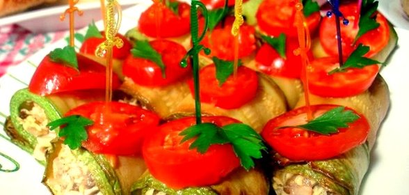 Кабачковые рулетики фаршированные мясом и грибами