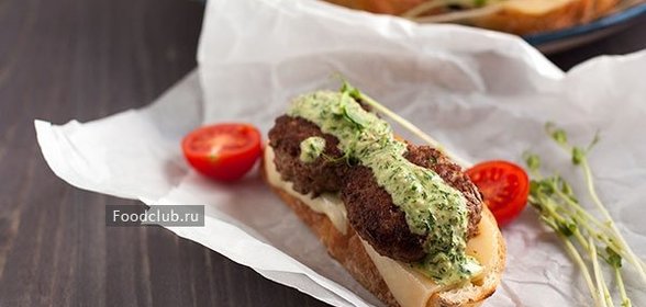 Бутерброд с мини-котлетами