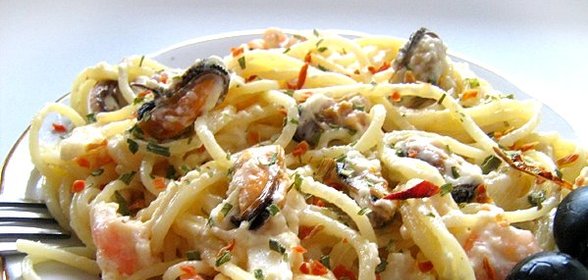 Паста с морским коктейлем