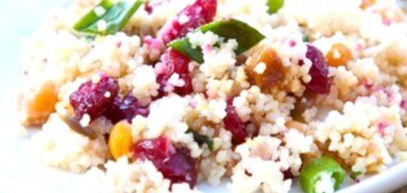 Фруктово-ягодный салат с кускусом