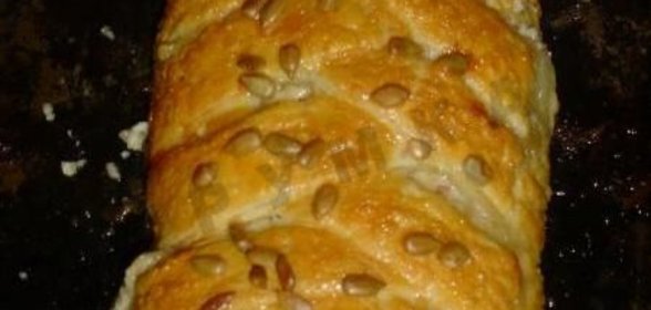 Рулет из слоеного теста