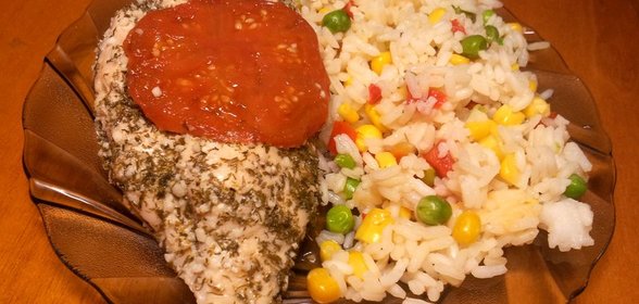 Куриное филе с помидорами, запеченное в духовке