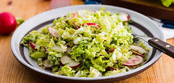 Салат из редиски и капусты