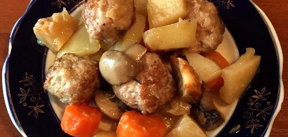 Запеченные овощи с фрикадельками