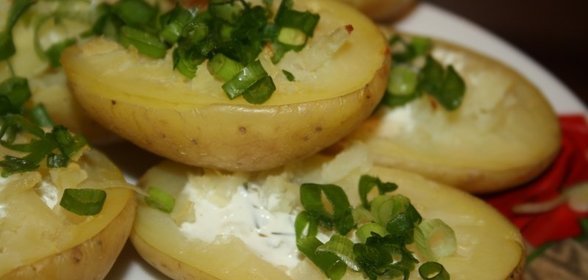 Запеченный картофель со сметаной