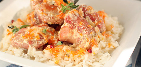 Кролик в сметане