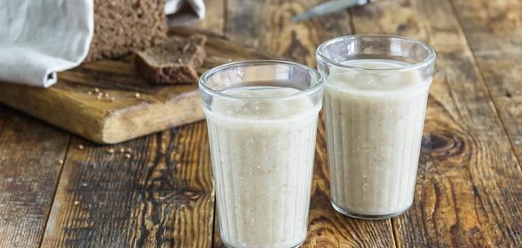Овсяный кисель с черным хлебом