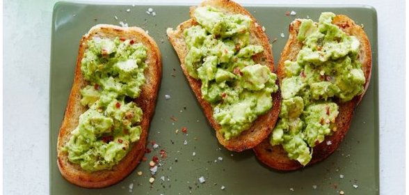 Хрустящие тосты с авокадо