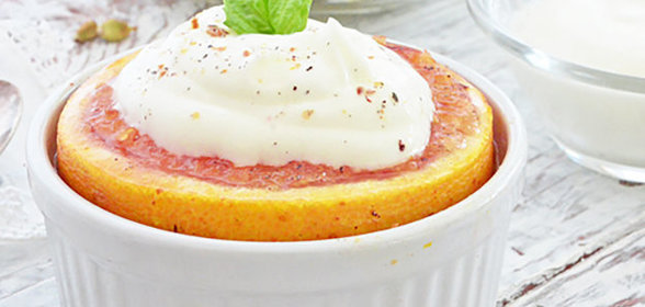 Грейпфрут с йогуртом и кардамоном