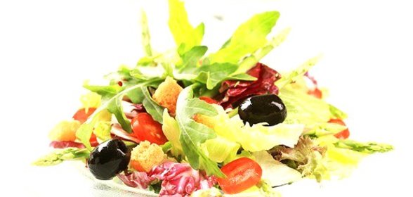 Томатно-хлебный салат с травами