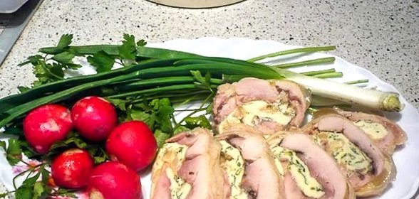 Рулет из филе индейки в духовке