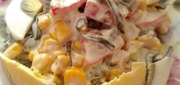 Салат из морской капусты и кукурузы
