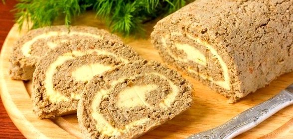 Праздничный рулет из печёночного паштета