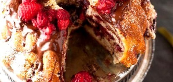 Малиново-шоколадный кекс