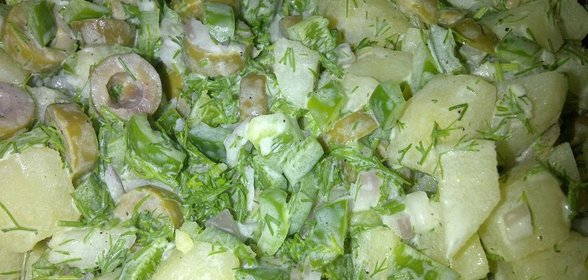 Картофельный салат с маслинами
