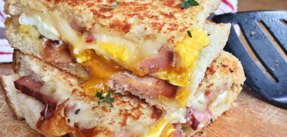 Бутерброды с яйцом и ветчиной