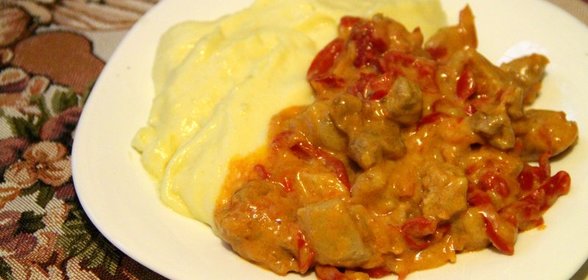 Паприкаш из свинины с картофелем