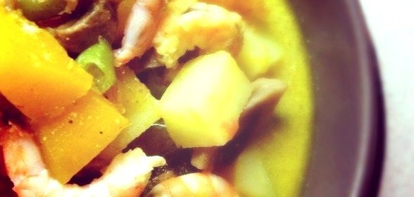 Тайский карри с креветками и грибами