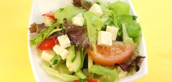 Овощной салат с адыгейским сыром