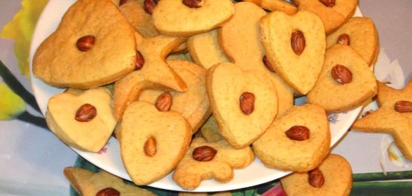 Фигурное печенье с фундуком