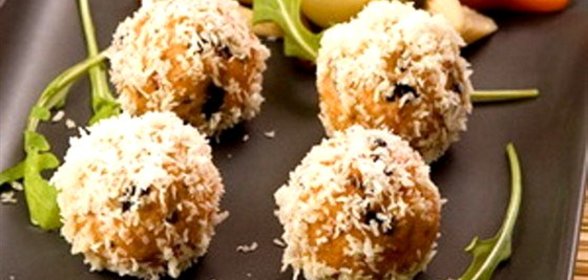 Лососевые шарики в кокосе