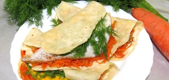 Буррито с яйцами и корейской морковкой