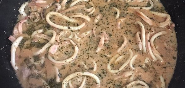 Сливочная паста с кальмарами