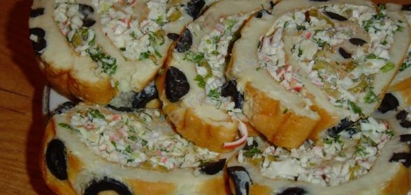 Рулет с креветками из заварного теста