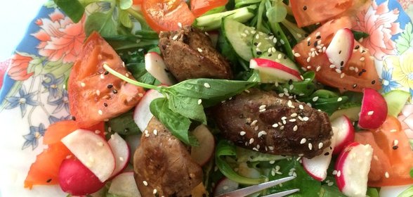Горячий салат с печенью курицы
