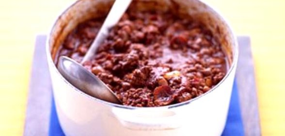 Жаркое из индейки, бекона и фасоли