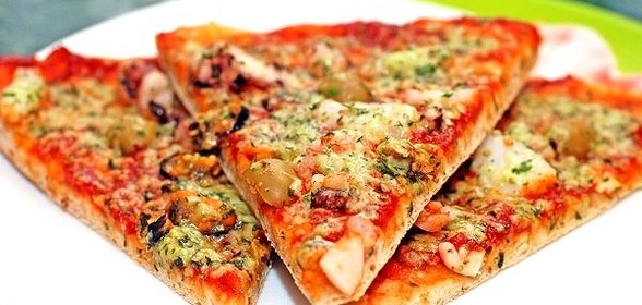 Пицца из морского коктейля