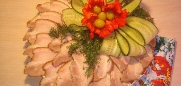 Запеченная свиная грудинка