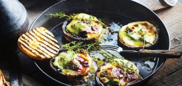 Шампиньоны со шпинатом и сыром