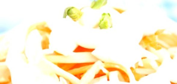 Салат из моркови с чесноком