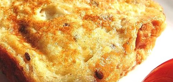 Гренки в омлете с сыром