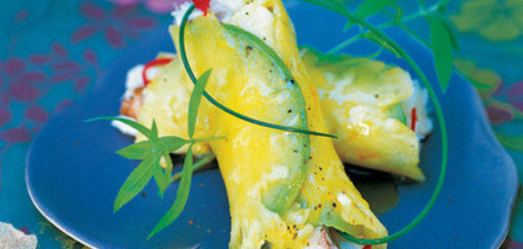 Немсы из ананаса с крабом