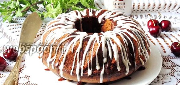 Кекс с черешней и шоколадом