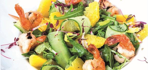 Салат из рукколы с креветками и апельсиновой заправкой