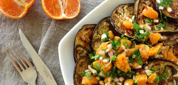 Запеченные баклажаны с мандариновым соусом