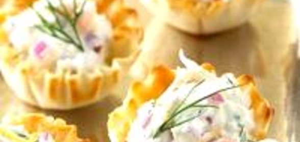 КОРЗИНОЧКИ С КРАБОВЫМ САЛАТОМ