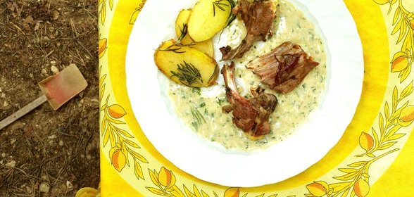 Баранья корейка с чехонью, белым вином и картошкой