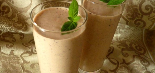 Смузи с киви и черносливом