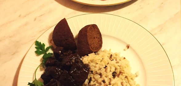 Говядина, тушеная в темном пиве