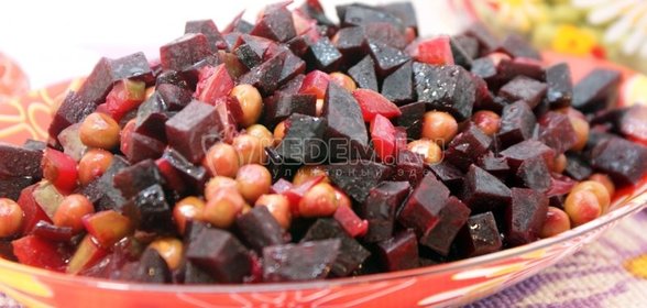 Салат из яблок и лука