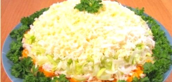 Слоеный салат с курицей и шампиньонами