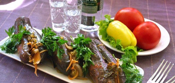 Маринованный баклажан с запеченным перцем