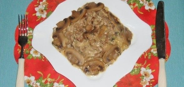 Бефстроганов с грибами под сливочно-горчичным соусом