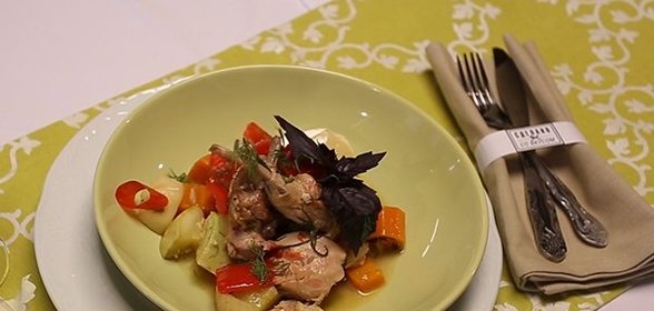 Кролик с овощами, тушёный в белом вине